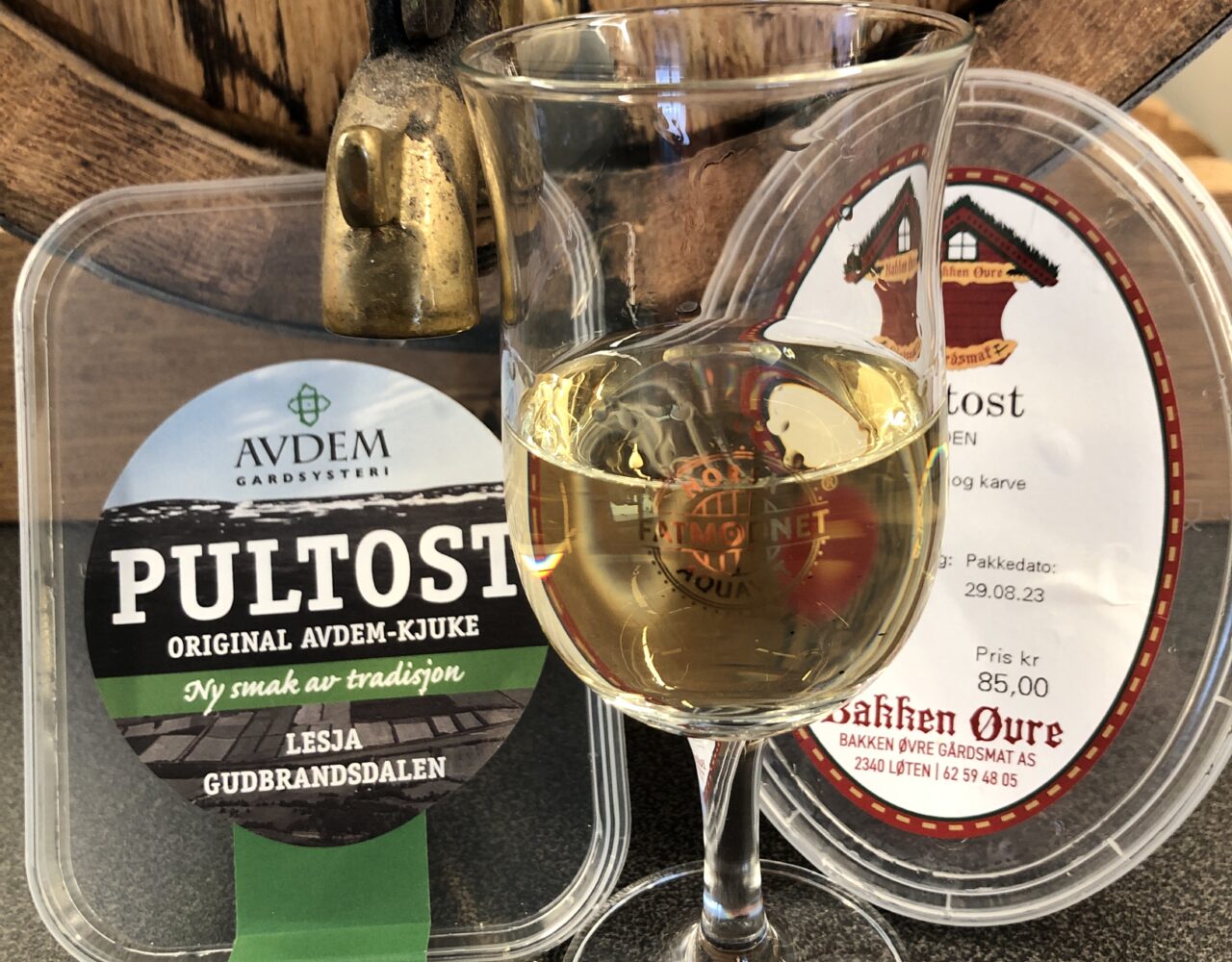Pultost_og_akevitt
