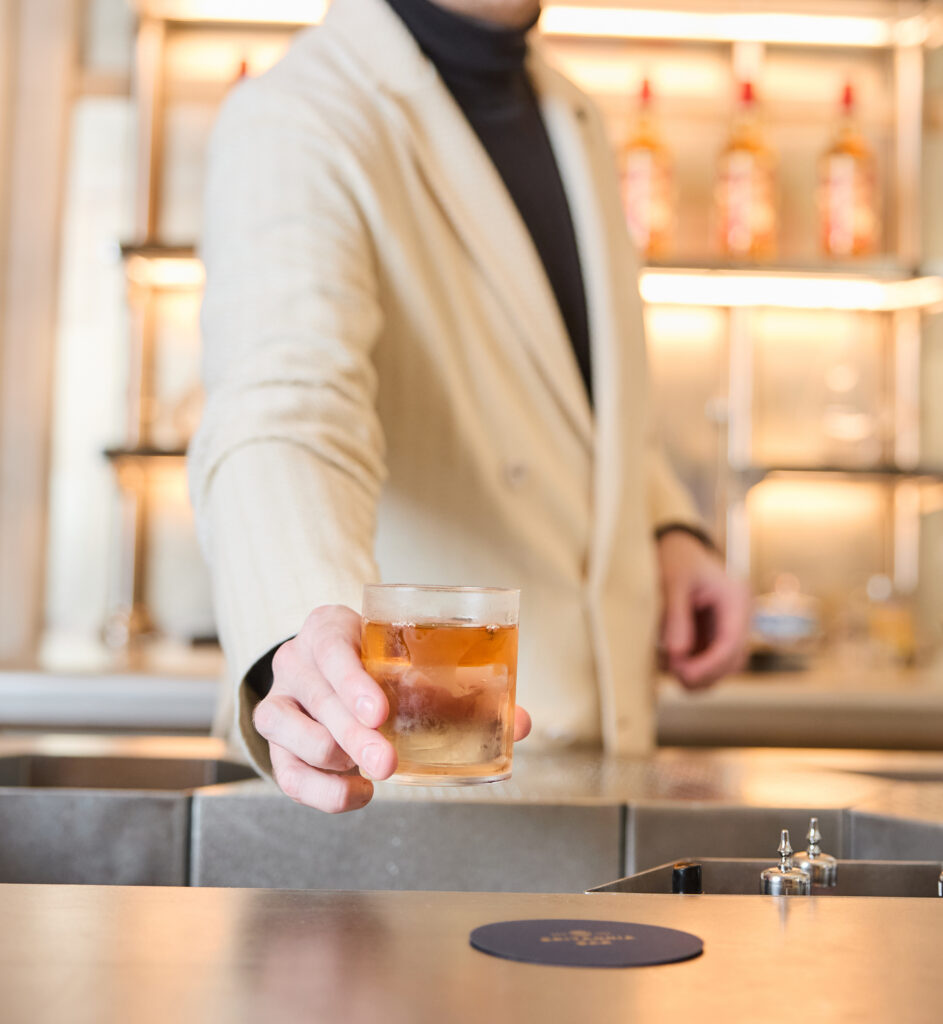 Øyvind_Lindegjerdet_Britannia_Bar_Vignett_2