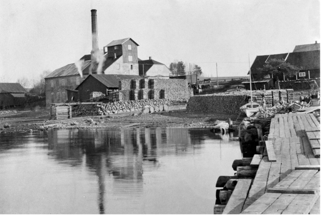 Atlungstad_Brenneri_gammelt_bilde